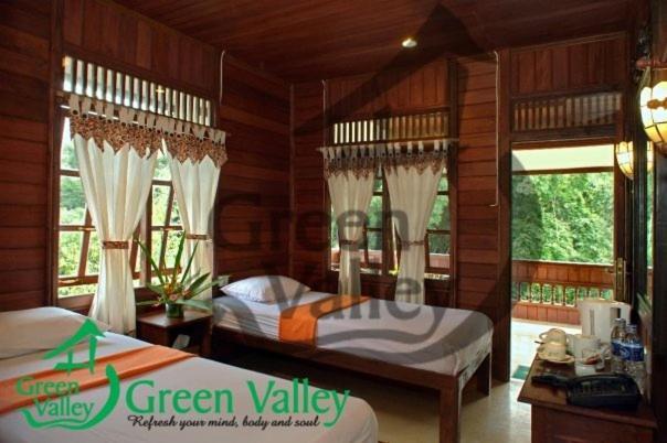 Green Valley Resort Bandungan Bagian luar foto