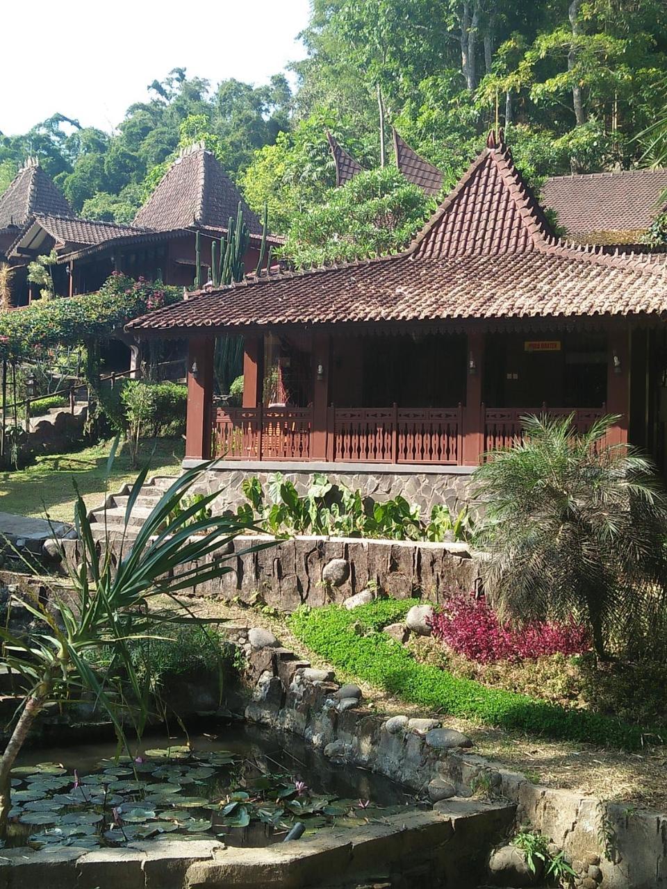 Green Valley Resort Bandungan Bagian luar foto